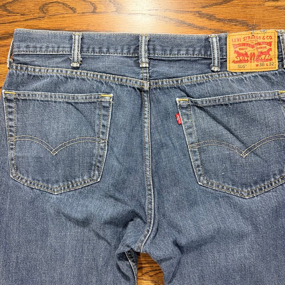 Levi's 505 Regular Fit Jeans Mens 38x32 Medium Wash Denim Straight Leg